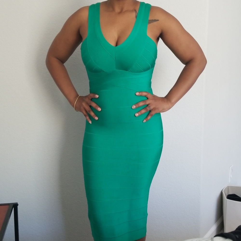 Bebe midi emerald green dress